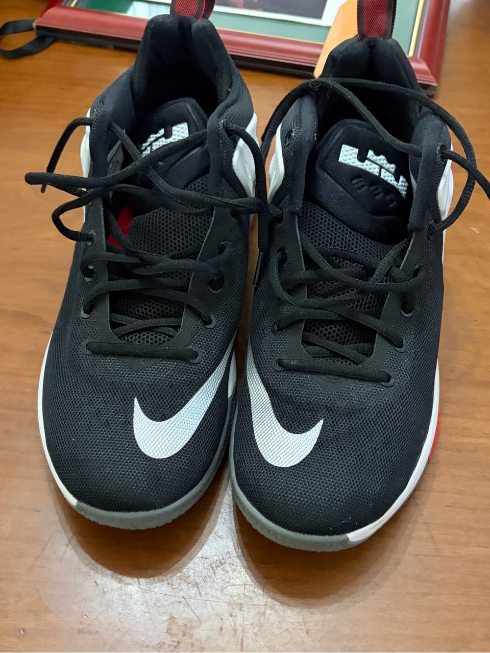Nike LeBron Zoom Witness Black Crimson Basketball Shoes Men's 9.5